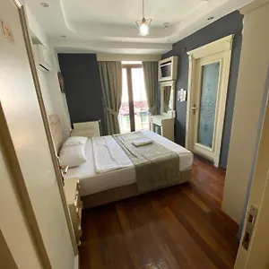 Отель La Petite Maison